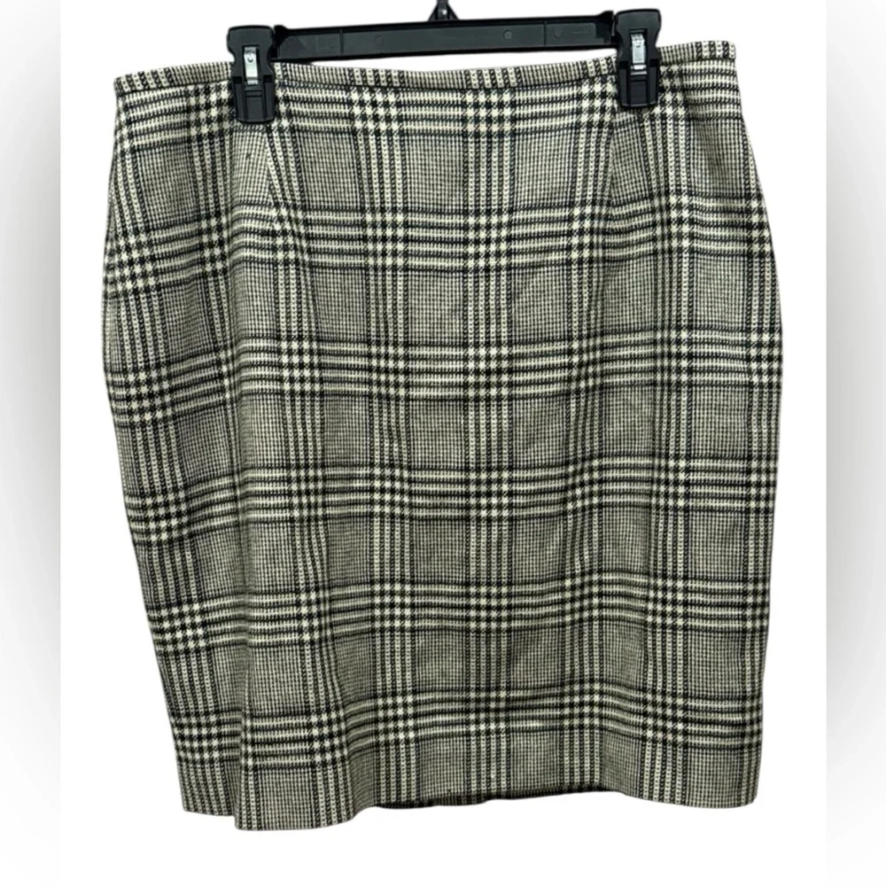 Vintage Evan Picone 100% Wool Plaid Black and White Knee‎ Length Pencil Skirt